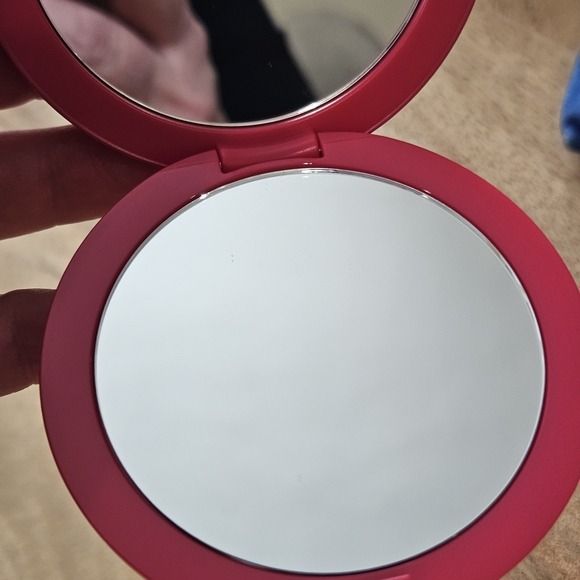 Christian Dior Pink Quilted Compact Case - Picture 6 of 7